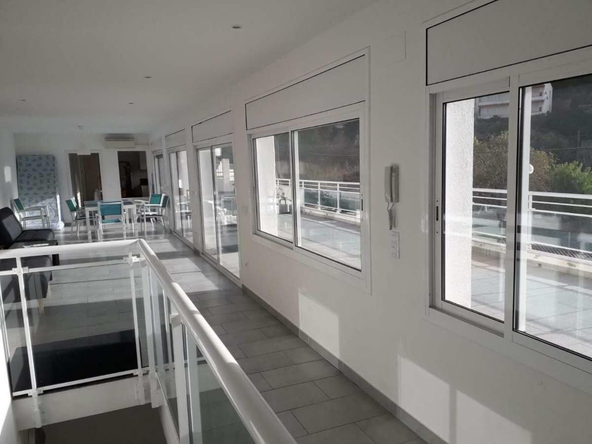 Appartements โรเซส ภายนอก รูปภาพ
